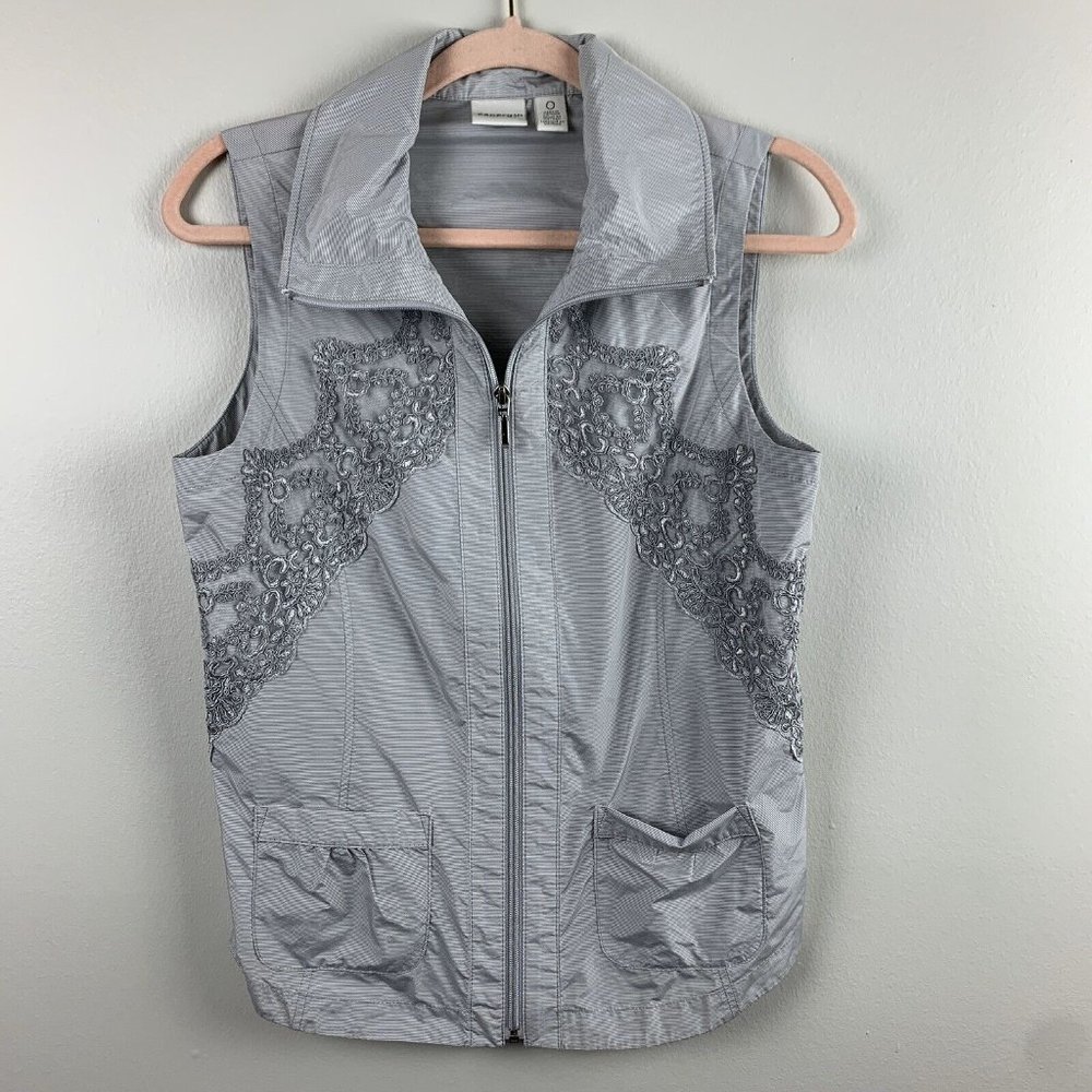 Zynergy by Chicos Gray Lace Detail Zip Up Vest Lightweight Size 0 Casual Pockets